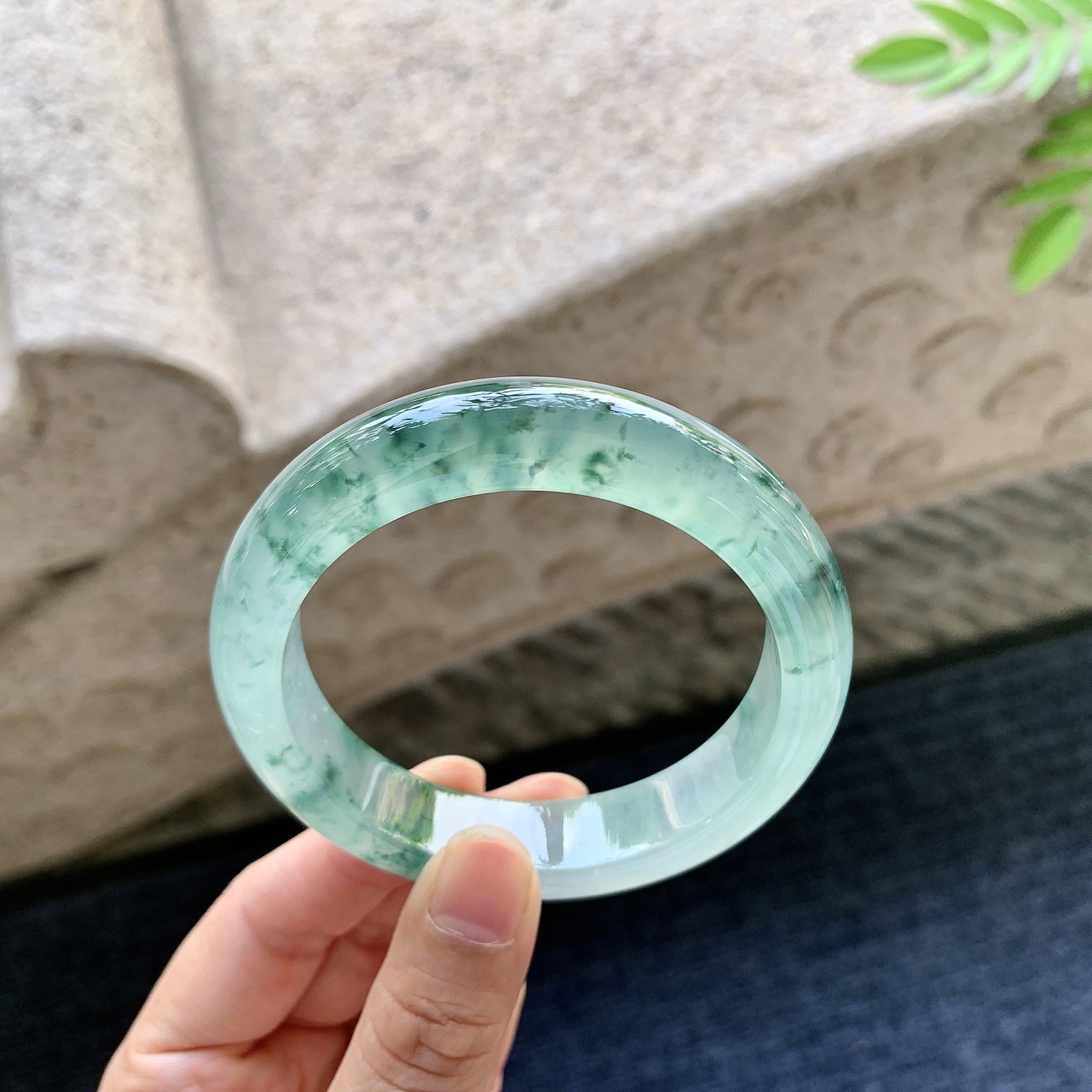 正圈54 55 圈口55.8/13/8.8 编码FH091502 冰种飘花，起荧光，清透，水润，种老，细腻，无裂