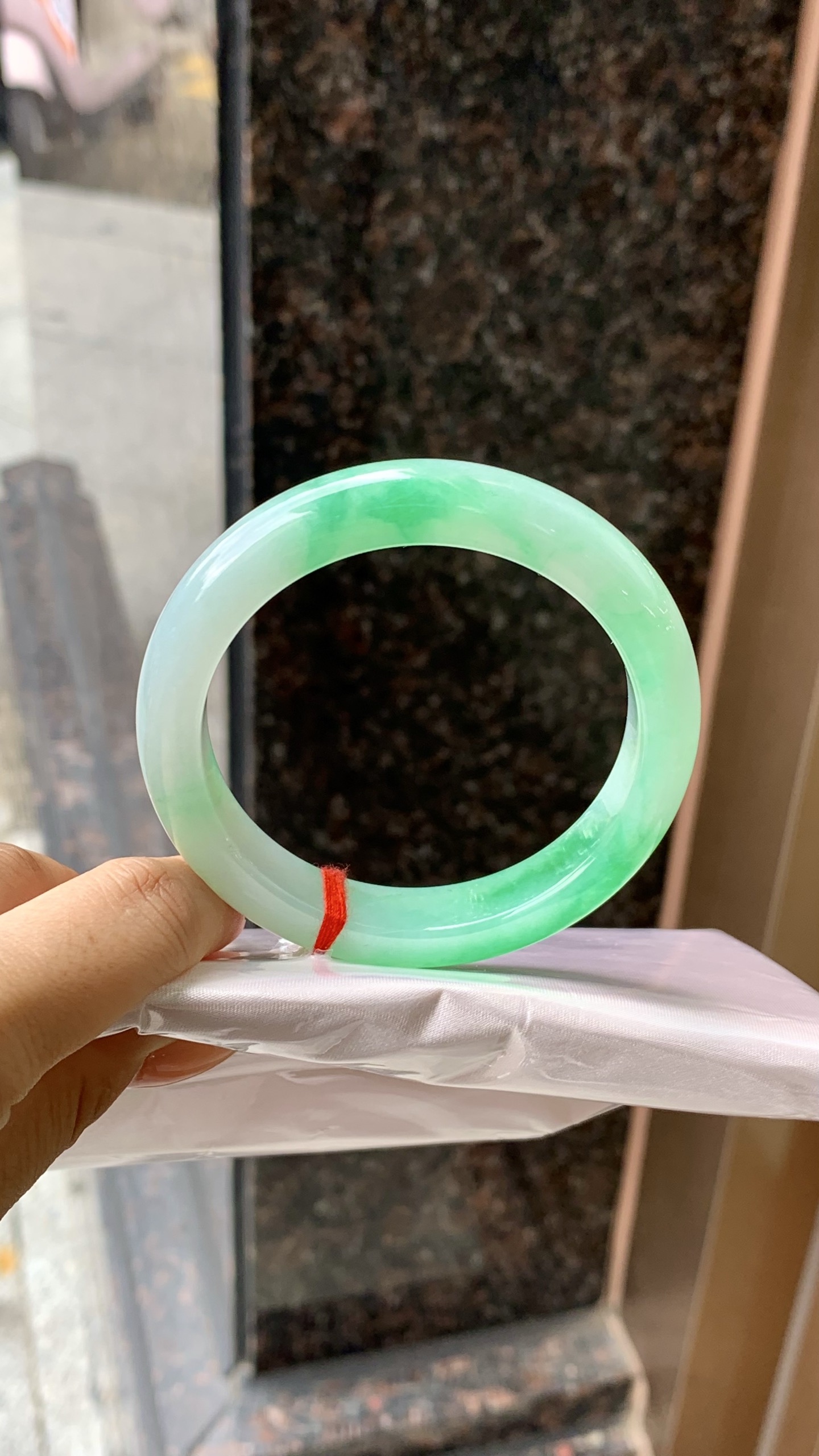 白底青飘辣阳绿正圈成品 Z917-1 尺寸：57-12-9