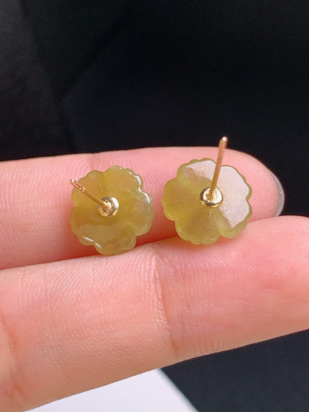 ️ 黄翡小花耳钉，黄润明媚，雕工精巧，富贵吉祥 你，裸石11.2-3.2 53