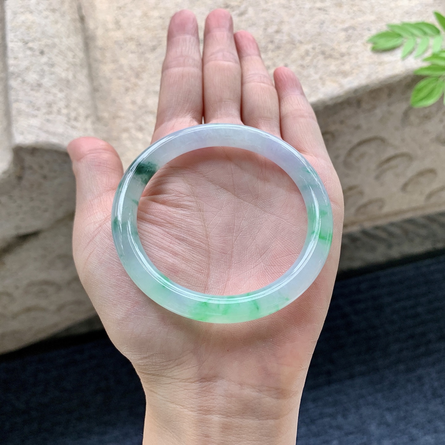 圆条52 53 圈口53/7.2/7.5 编码HJ090708 冰糯飘绿，水润，种老，细腻，打灯有絮