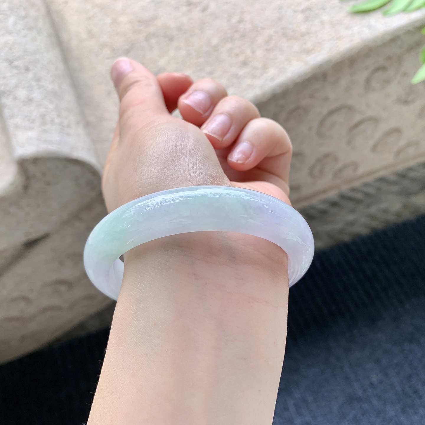 正圈56 57 圈口56.7/12.7/8.6 编码Q5091378 糯冰，水润，种老，细腻，无裂