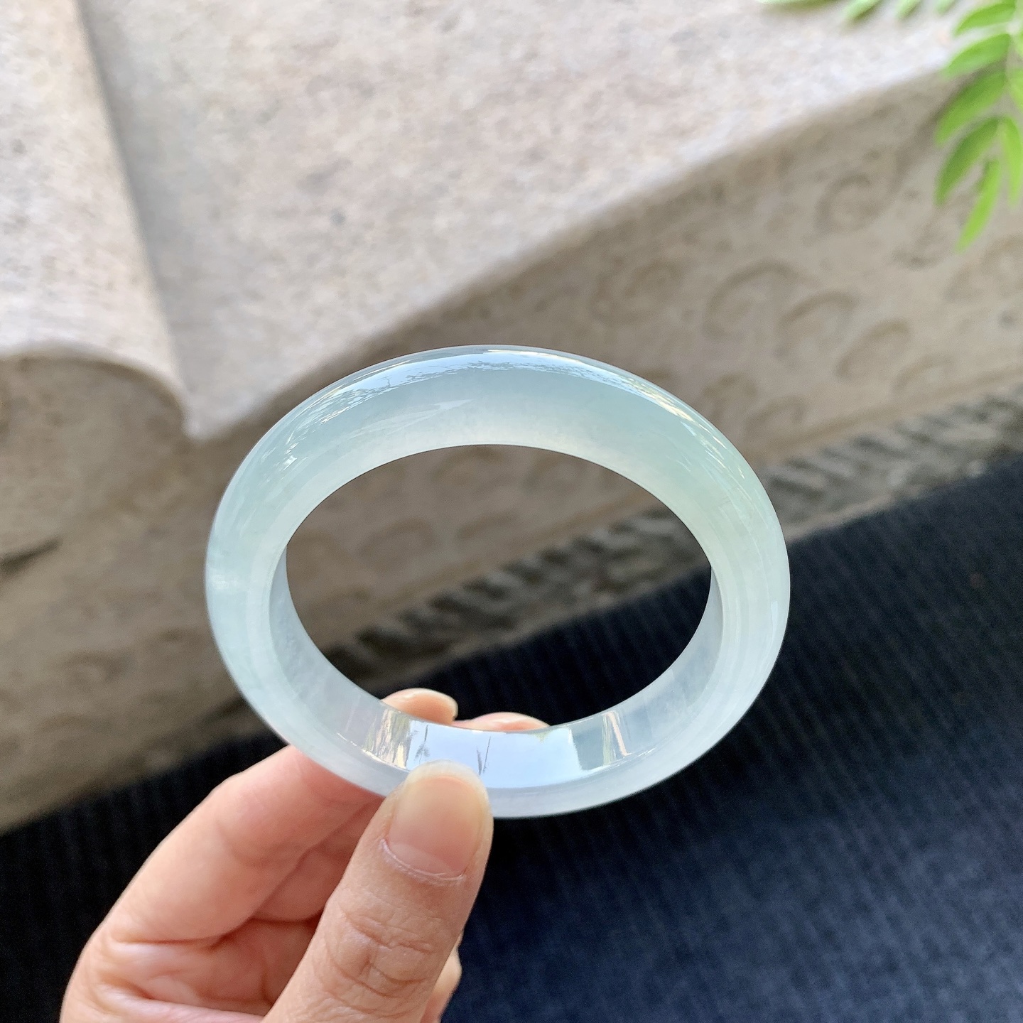 正圈52 53 圈口53.6/11.6/8.4 编码FL090715 冰种，清透，水润，种老，细腻，有棉线