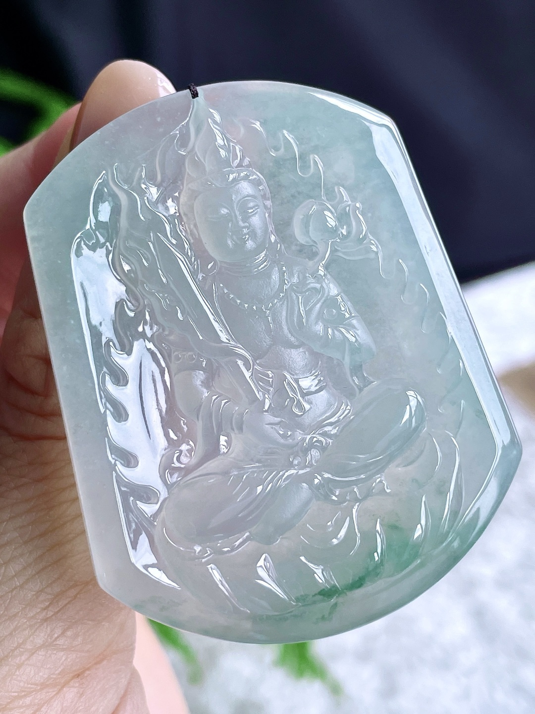 【裸石】冰糯种飘花虚空藏观音牌吊坠 【说明】缅甸 无裂 性比高 一刀切 【尺寸】52.6-42.2-5.7 【重量】28克
