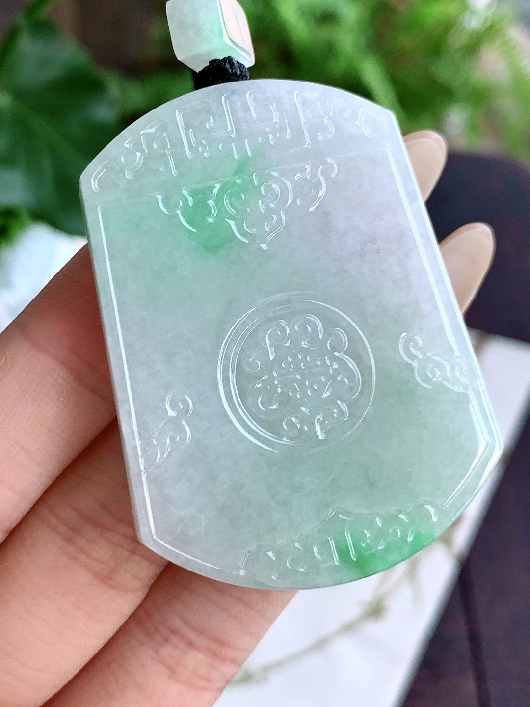 【裸石】🫧糯冰飘绿花大仿古牌吊坠 【说明】缅甸 性比高 飘花 【尺寸】55-41.5-5.5 【重量】38.3克