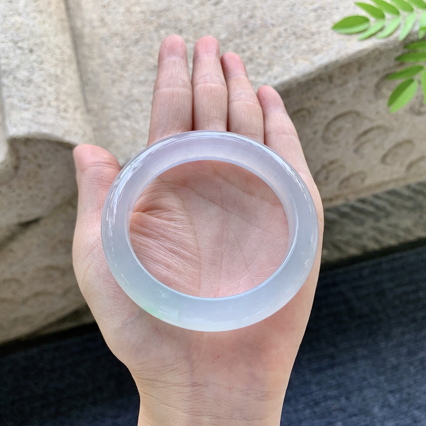 正圈53 54 圈口53.8/10.8/9 编码GJ091530 糯冰淡紫，飘绿，水润，种老，细腻，无裂