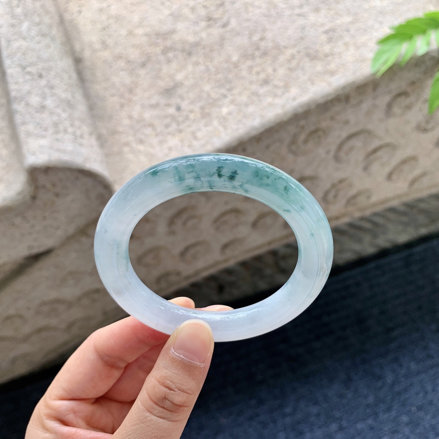圆条51 52 圈口52.4/9.8/10 编码WW091462 糯冰飘蓝花，水润，种老，细腻，无裂