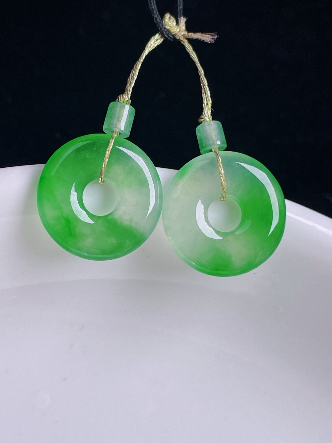 冰绿耳坠，老种起光，细底通透，尺寸：12.5/2.5mm0914
