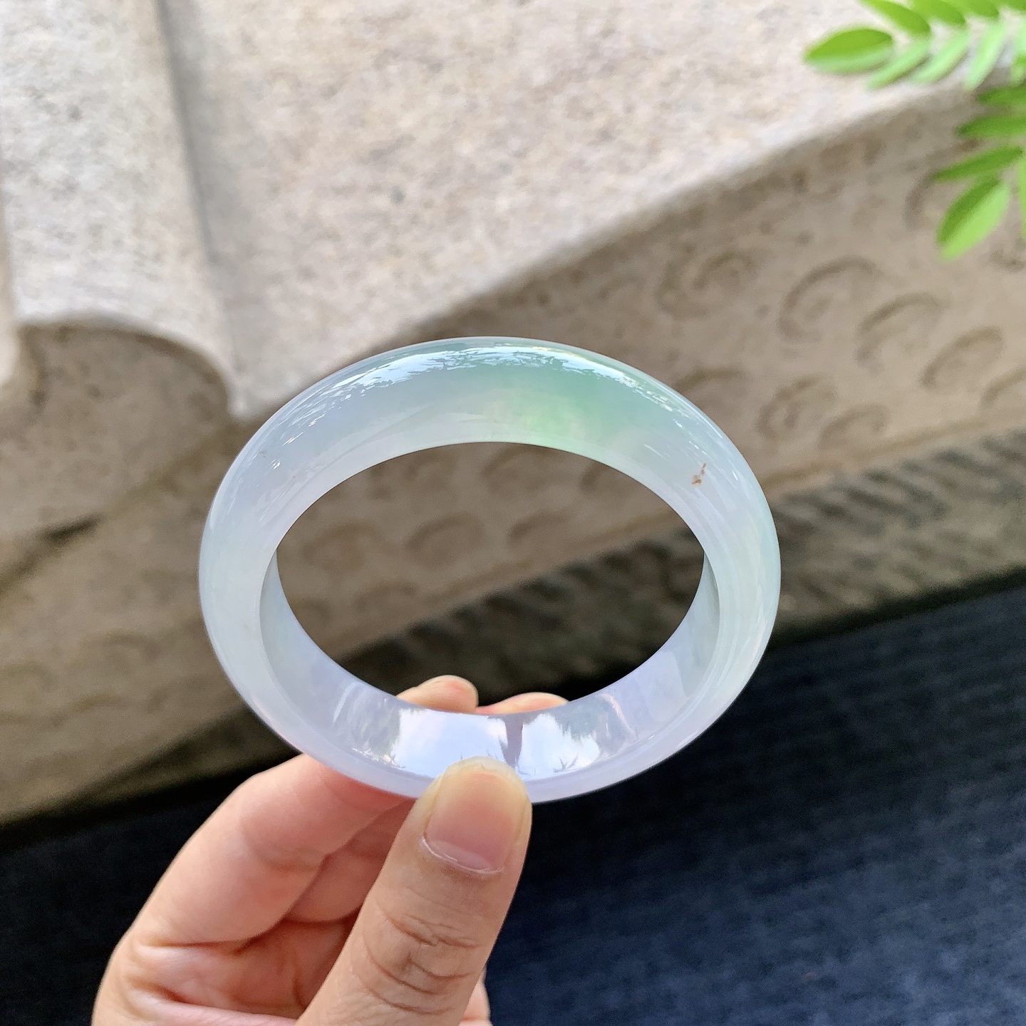 正圈51 52 圈口52.4/13/8 编码C11091506 冰糯春彩，水润，种老，细腻，无裂
