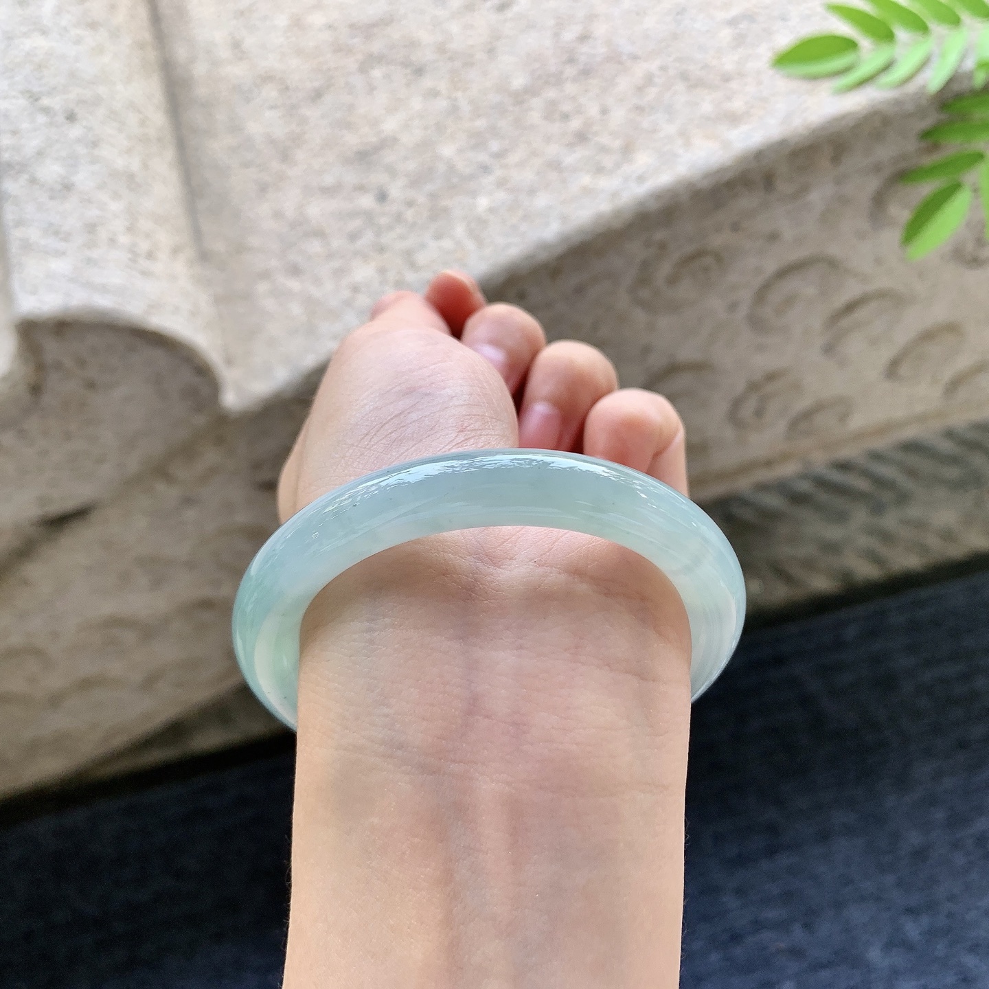 圆条54 圈口53.8/9.7/9.2 编码A1091524 晴蓝，水润，种老，细腻，无裂