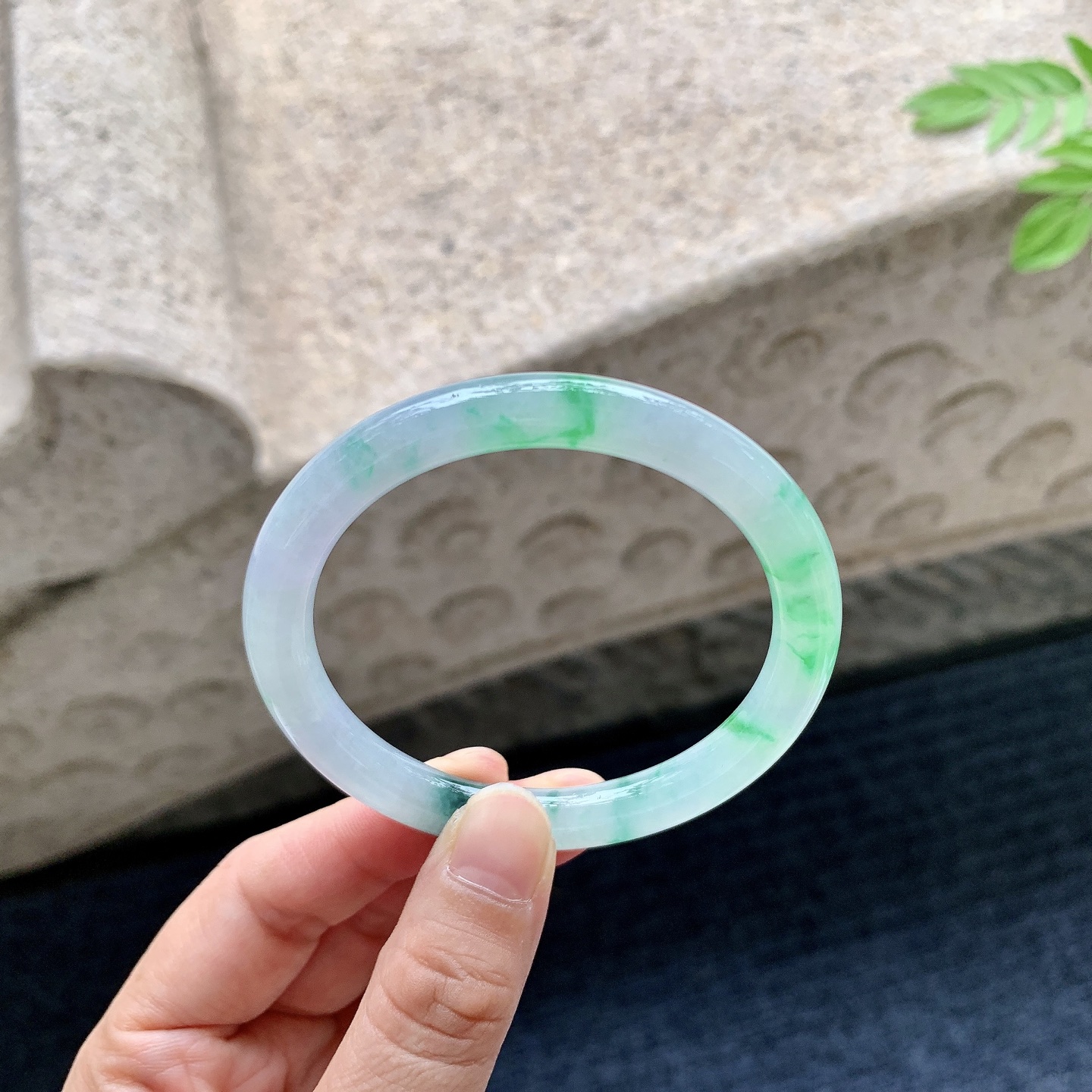 圆条52 53 圈口53/7.2/7.5 编码HJ090708 冰糯飘绿，水润，种老，细腻，打灯有絮线