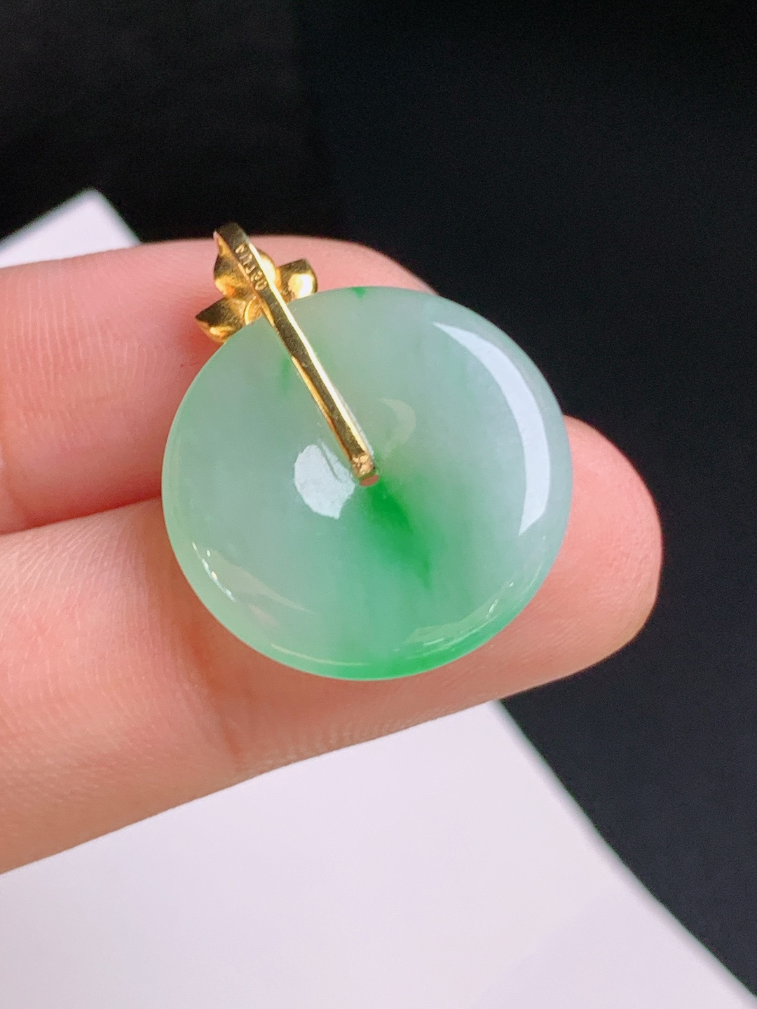 ️ 冰飘绿平安扣吊坠，翠色鲜亮，圆润圆满，平安顺遂 裸石19.5-3.9 整体24.8