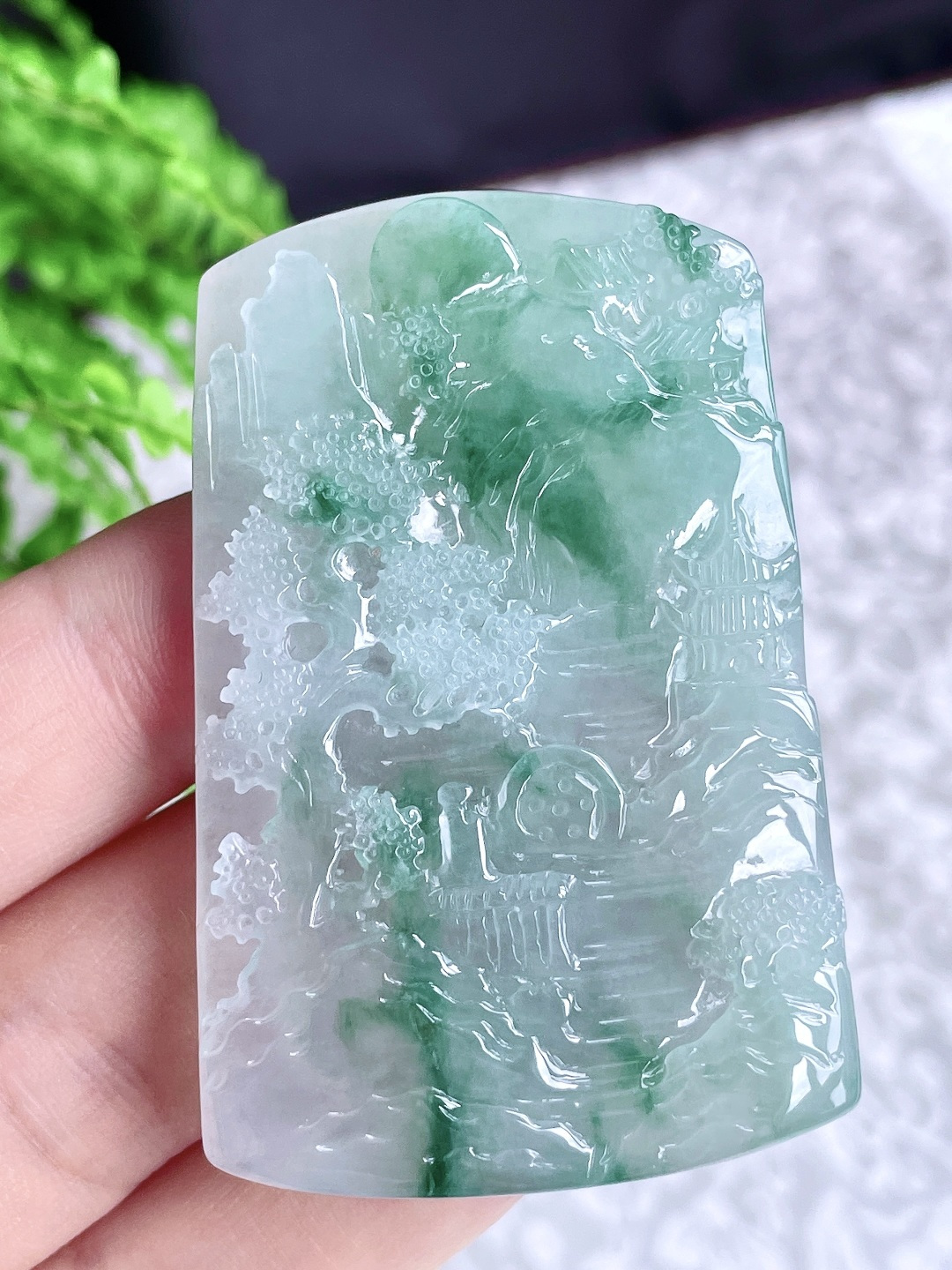 【裸石】冰糯种飘花山水牌大山水牌吊坠 【说明】缅甸 无裂 性比高 厚装 【尺寸】58.2-38-6