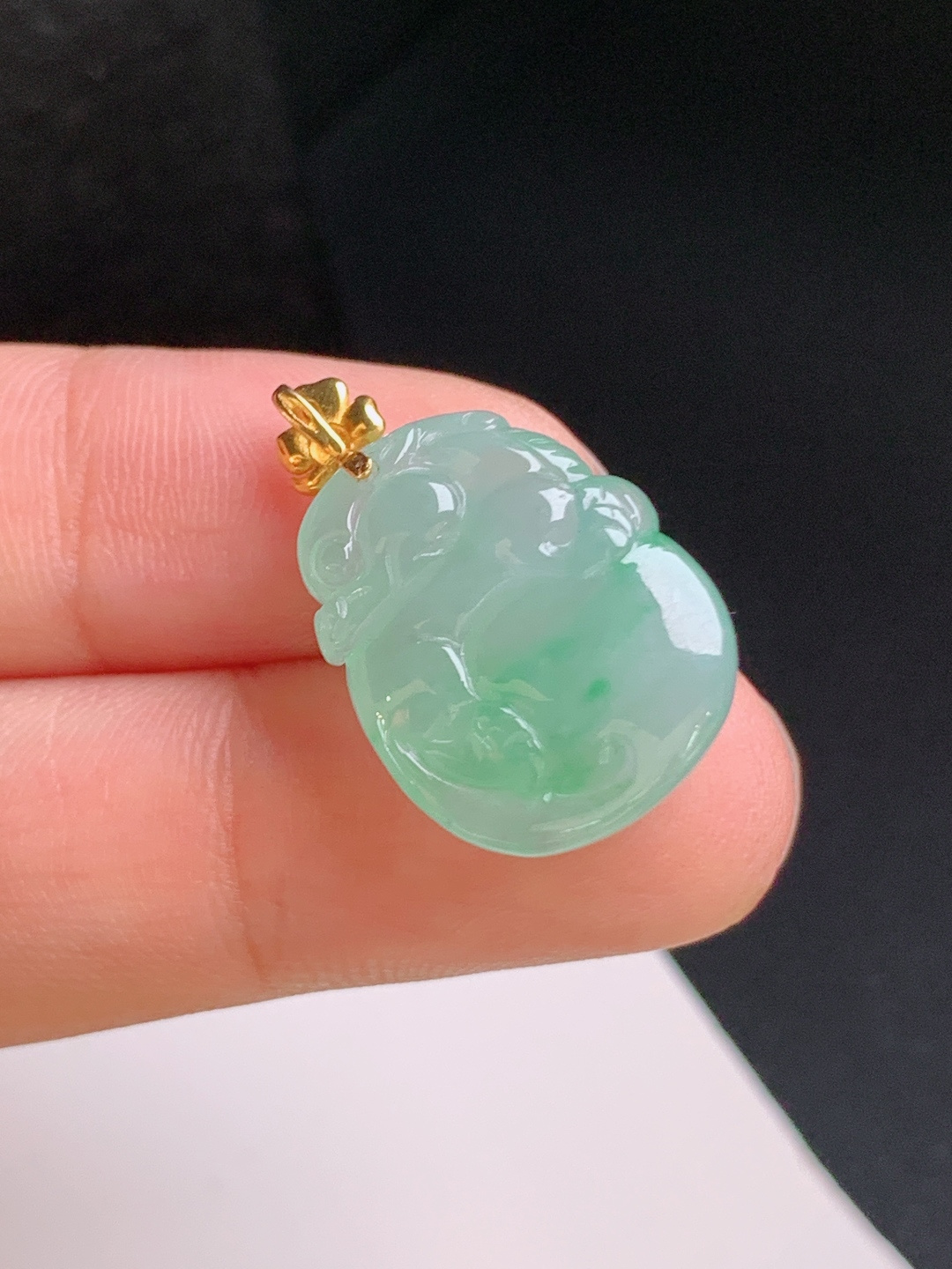 ️ 冰飘绿龙戏珠吊坠，底色清爽，造型讨喜，招财纳福 裸石18.6-15.1-6.8 整体24.1 530910