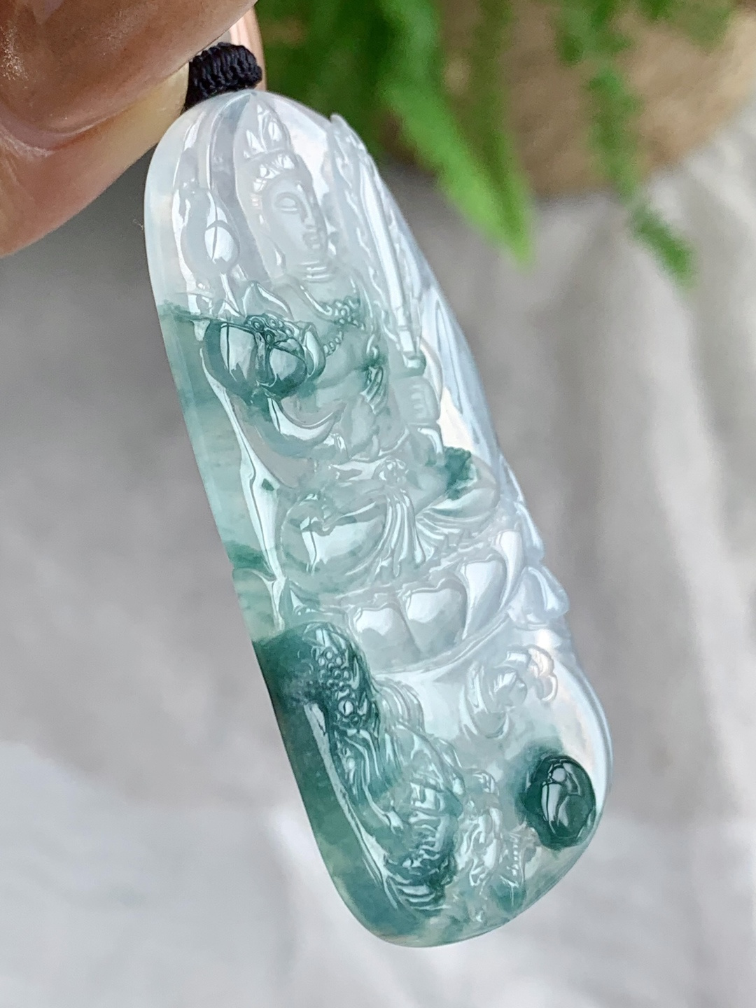 【裸石】🫧冰飘花御龙虚空藏观音牌吊坠 【说明】缅甸 性比高 【尺寸】62.2-31.7-5.5 【重量】28克
