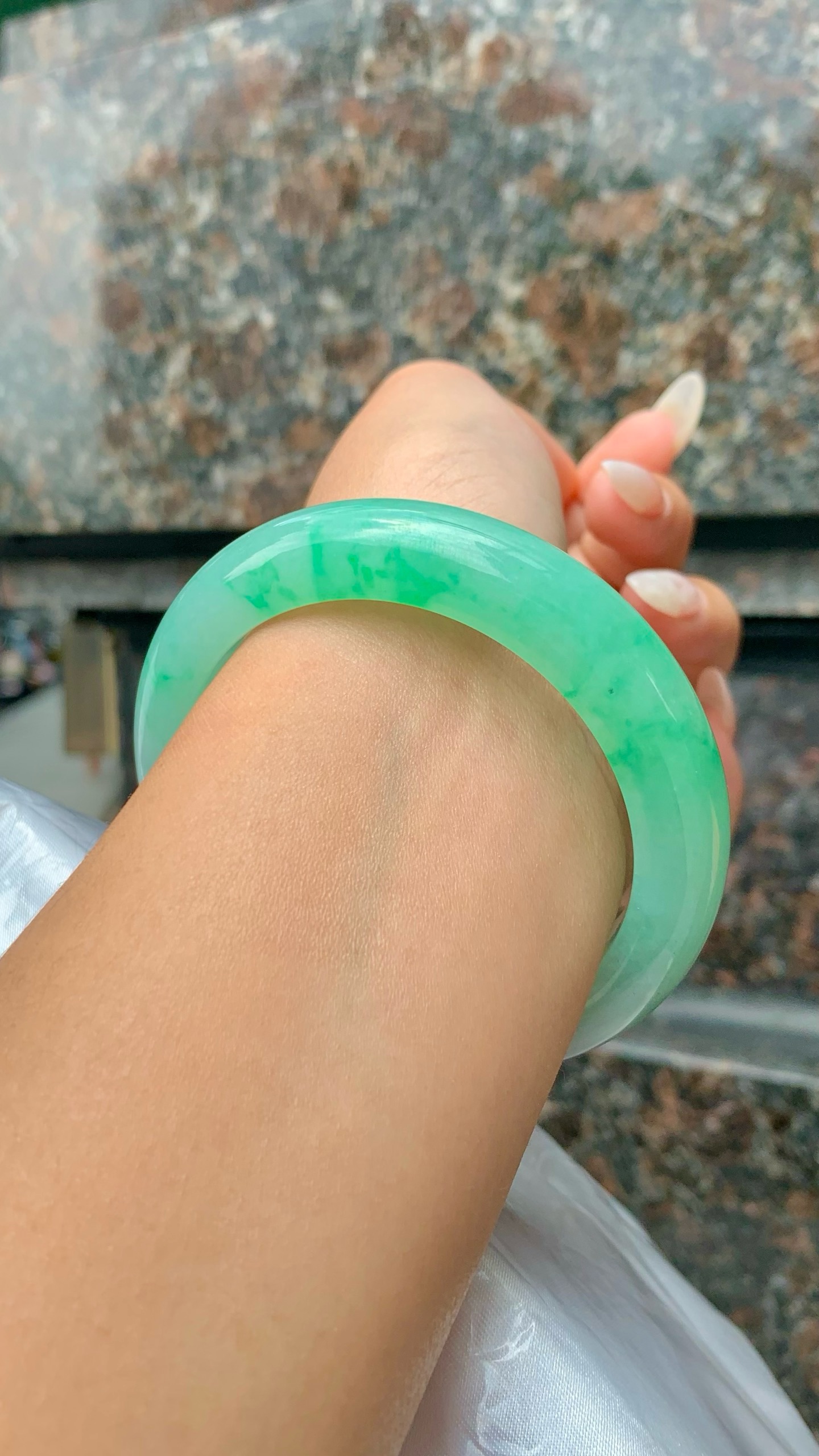 白底青飘辣阳绿正圈成品 HYY-9968 尺寸：54.5-12.5-8.8