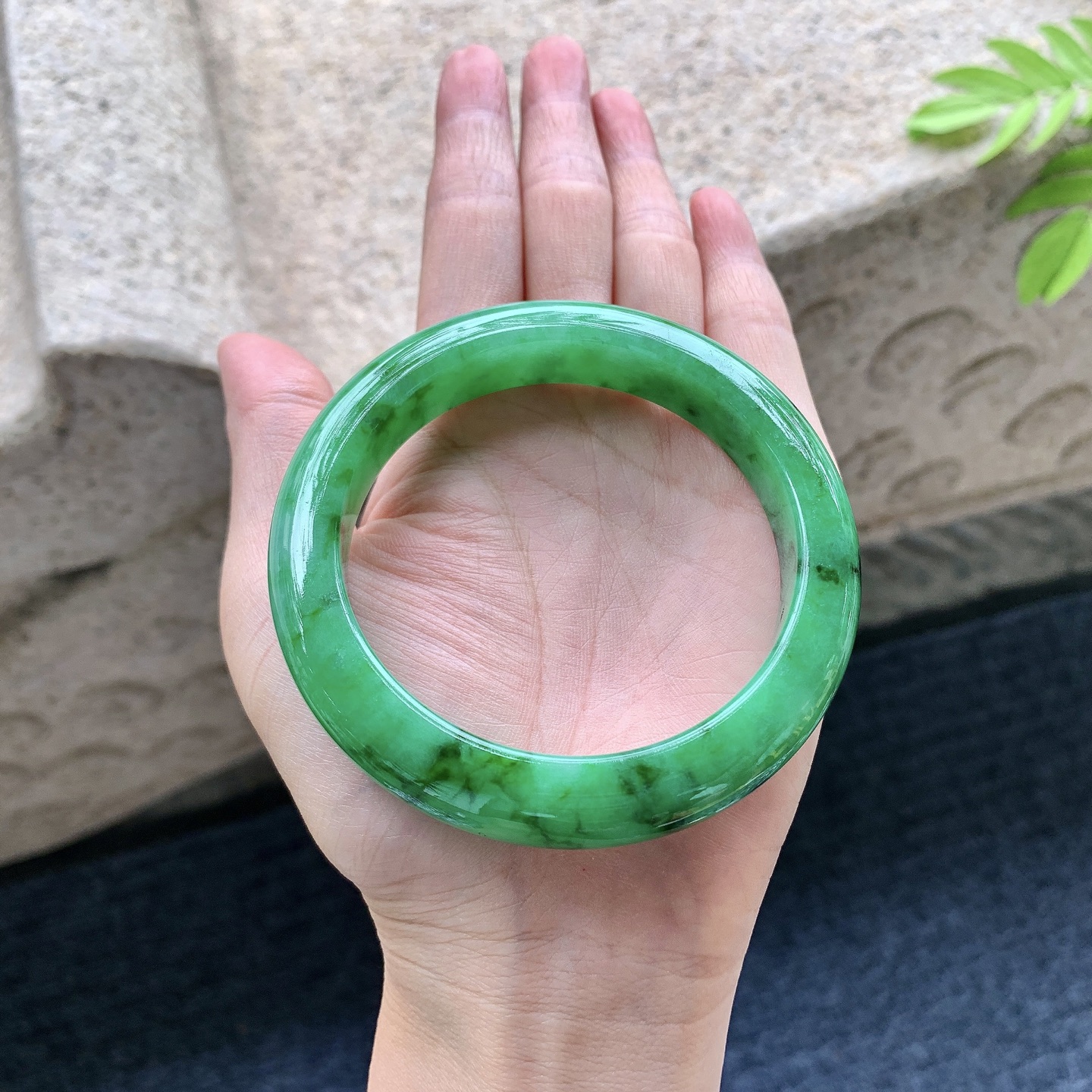 正圈58 59 圈口59.3/12.3/9.8 编码A1090559 糯冰满色，色辣，水润，种老，细