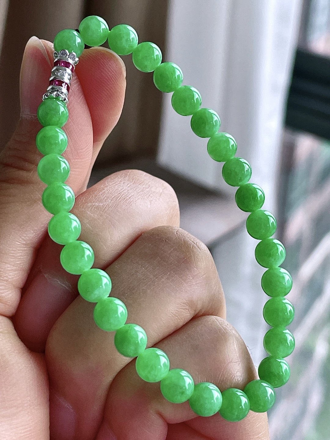 【珠子】阳绿手链圆珠珠子手链 【说明】缅甸 性比高 【尺寸】5.8mm 【重量】11.5克