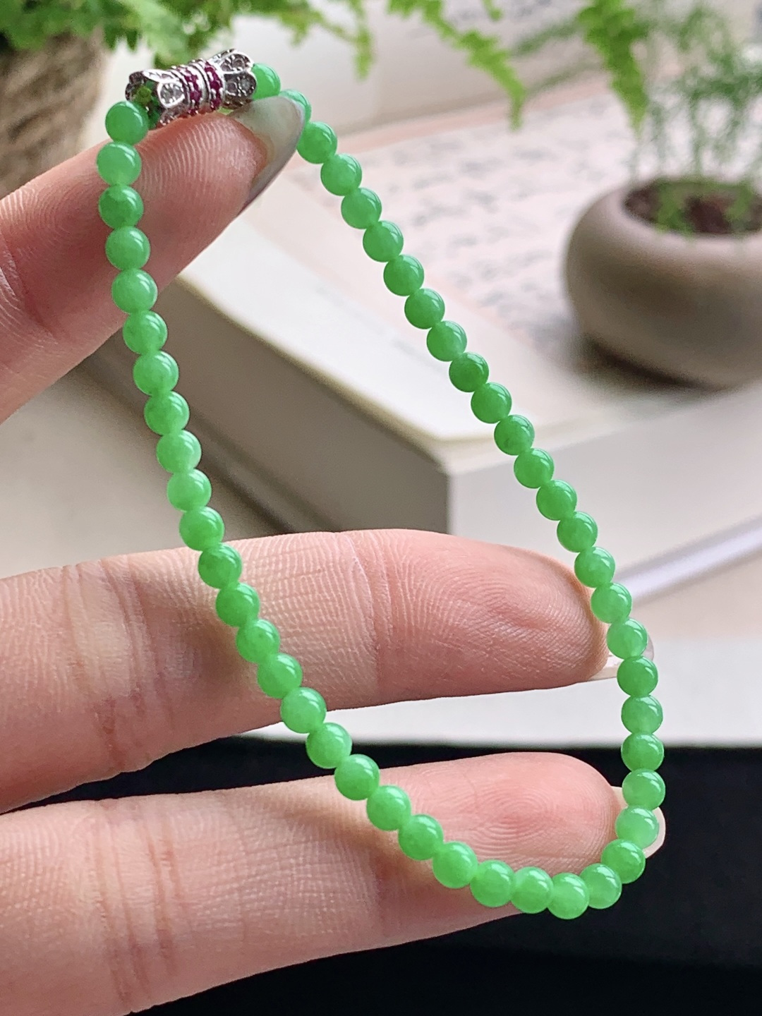 【珠子】️阳绿手链圆珠子手链 【说明】缅甸 性比高 【尺寸】3.5mm 【重量】4.7克
