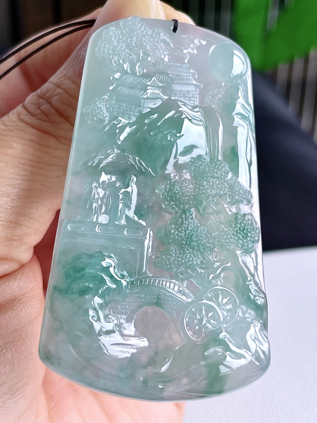 【裸石】飘花山水牌大山水牌吊坠 【说明】缅甸 无裂 性比高 【尺寸】62-36.2-5.6 【重量】29克