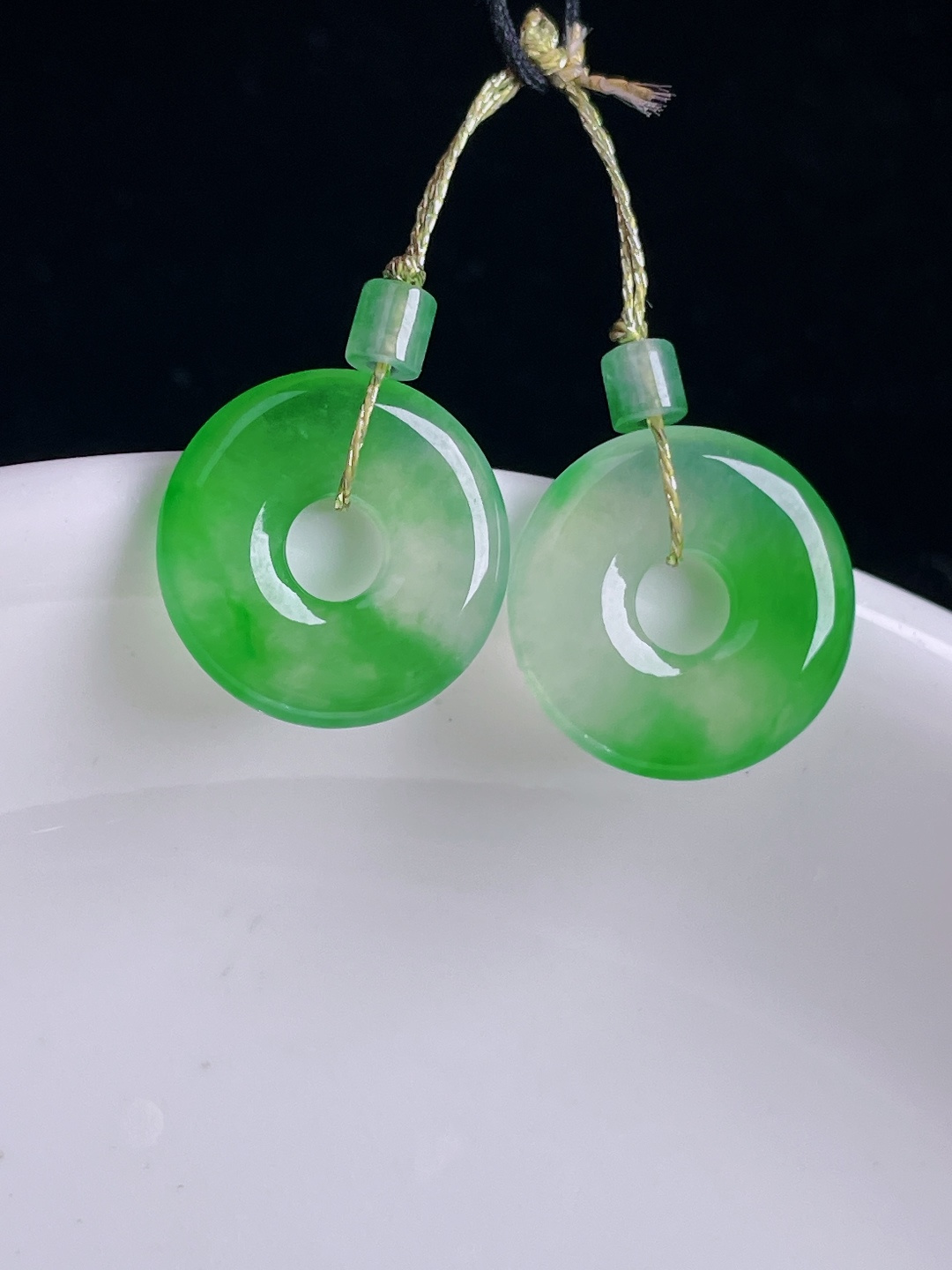 冰绿耳坠，老种起光，细底通透，尺寸：12.5/2.5mm0914