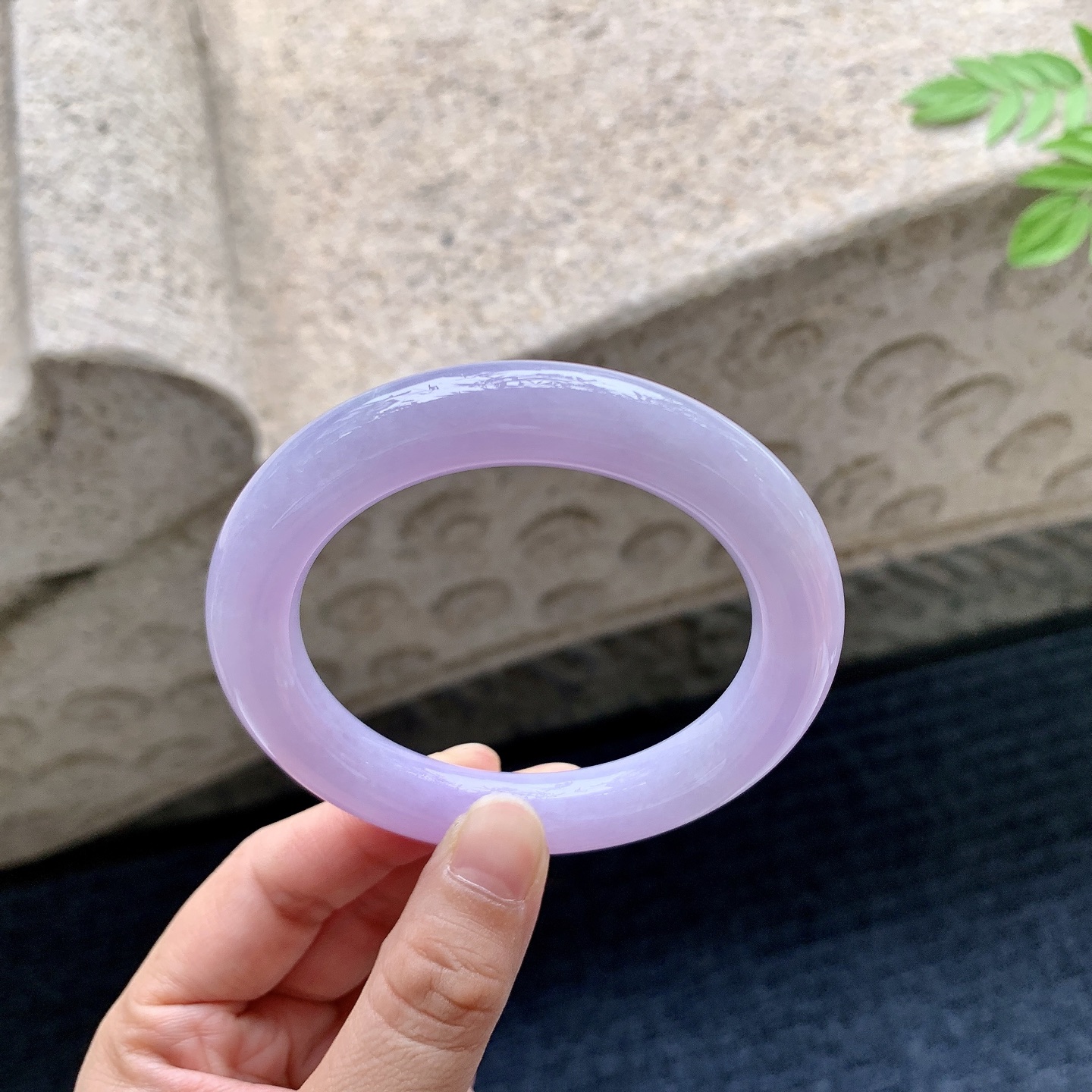 圆条55 56 圈口56.3/11.2/10.8 编码W6090713 粉紫，满色，水润，种老，细腻，无裂