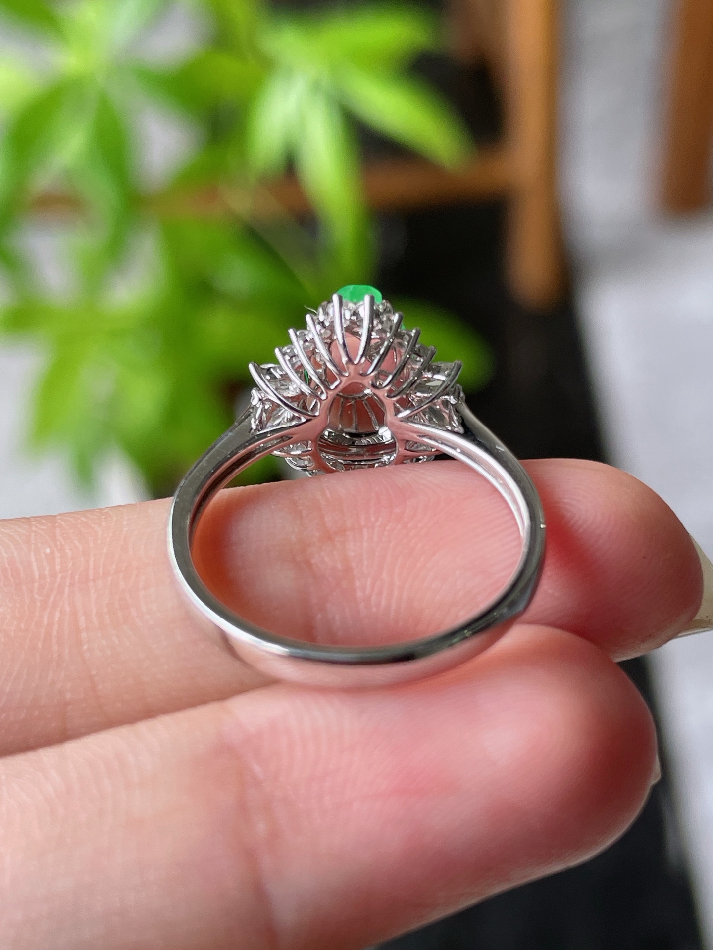 18k金钻豪镶冰阳绿葫芦戒指, 裸石10.5-7.5-3mm S16