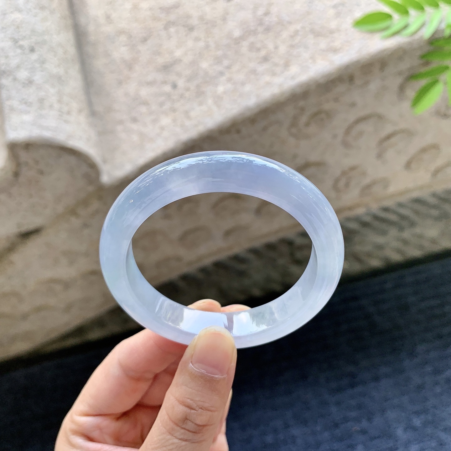 正圈50 51 圈口51/11.3/7.7 编码B2091512 冰糯，水润，种老，细腻，打灯有絮线
