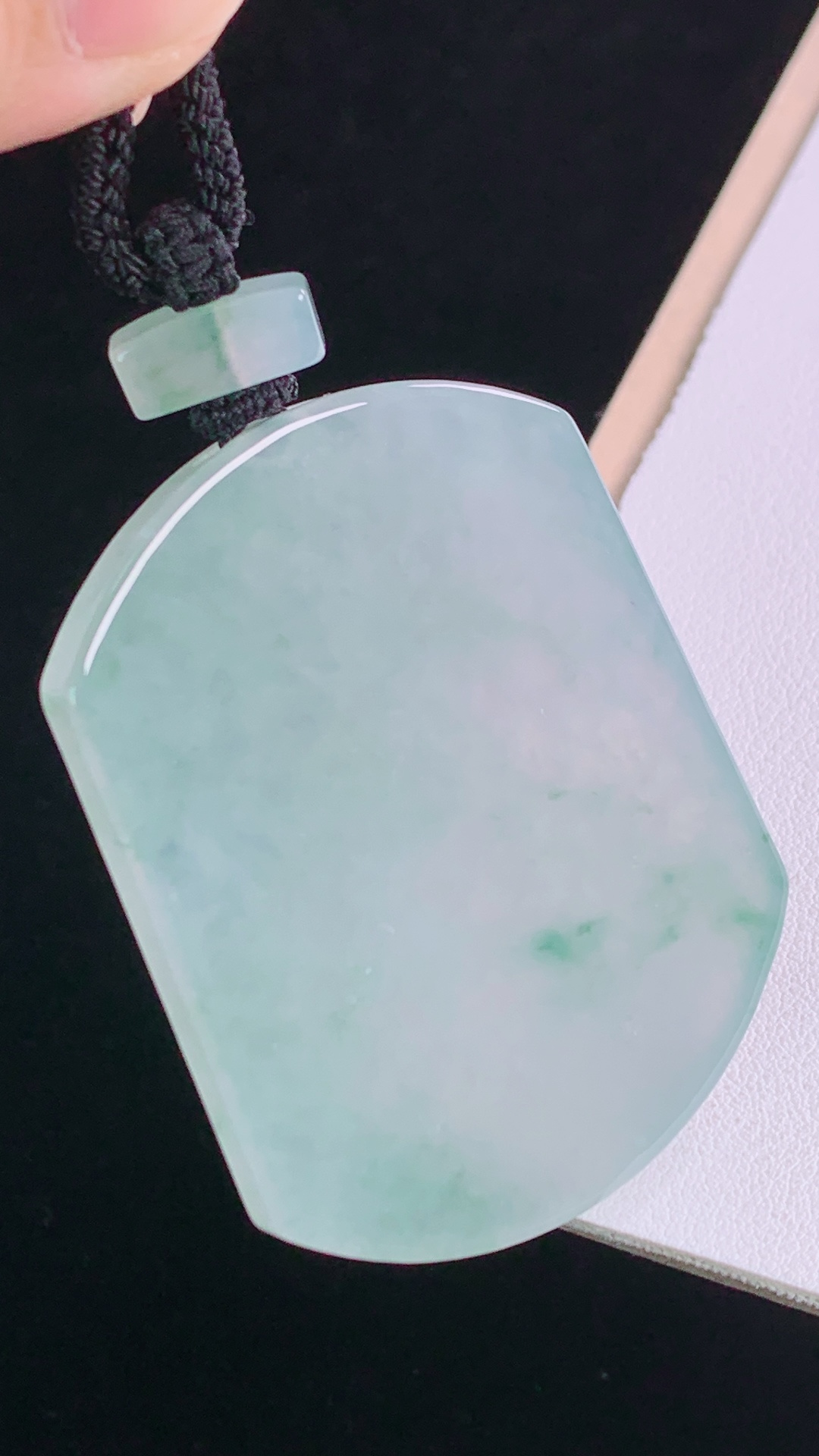 冰飘花无事牌 花色灵动，清爽细腻，无裂 尺寸:53.9-43.2-5.3mm 11