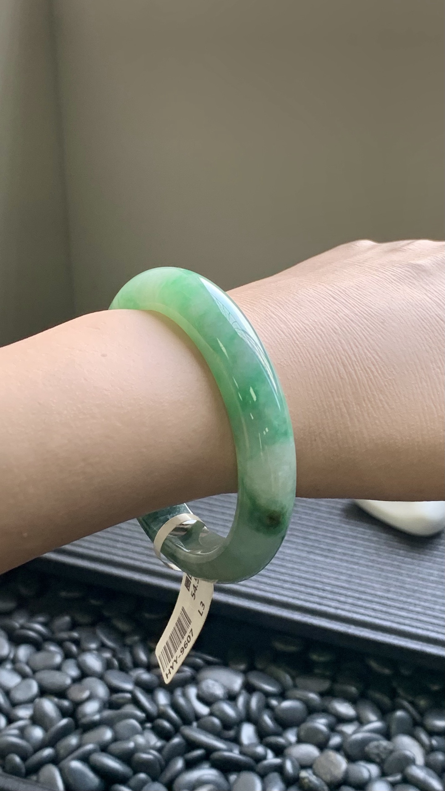 晴底飘绿花正圈成品 HYY-9607 尺寸：54.5-12-8