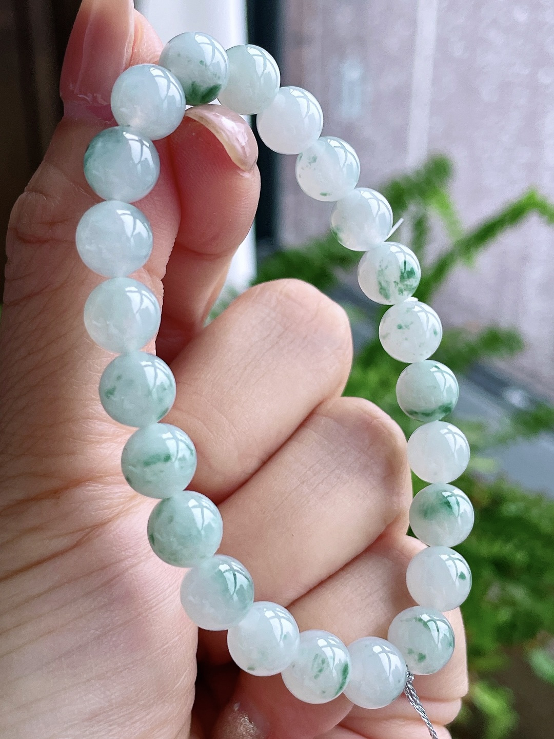【珠子】糯冰飘花手串圆珠珠子手串 【说明】缅甸 性比高 【尺寸】8mm 【重量】20克