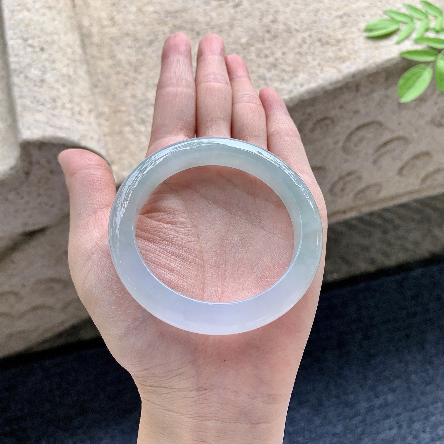 正圈51 52 圈口52.8/9.6/8.4 编码C5091608 糯冰晴绿，水润，种老，细腻，打灯有纹线