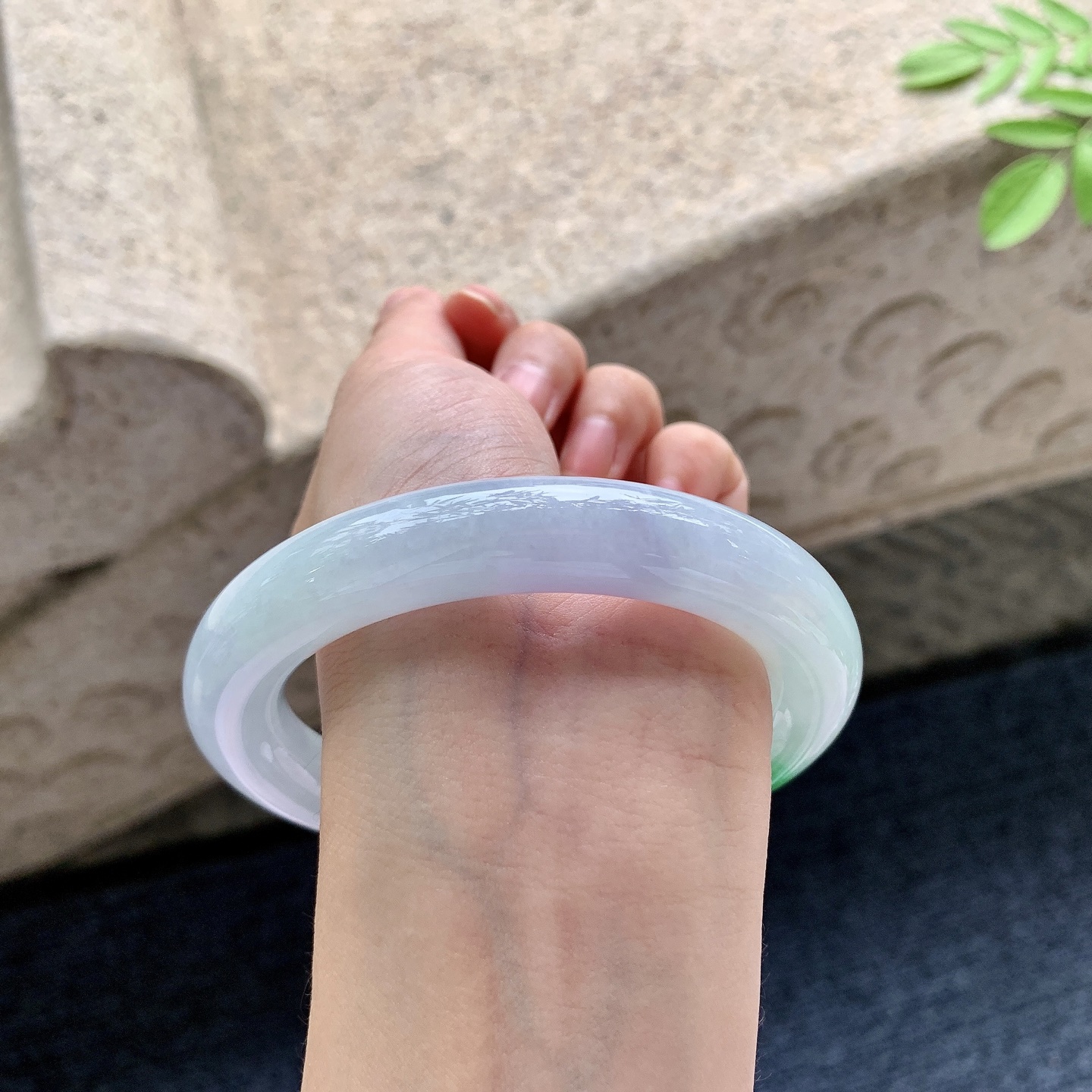圆条61 62 圈口62/12.3/12.2 编码BA091622 糯冰椿彩，水润，种老，细腻，有纹线