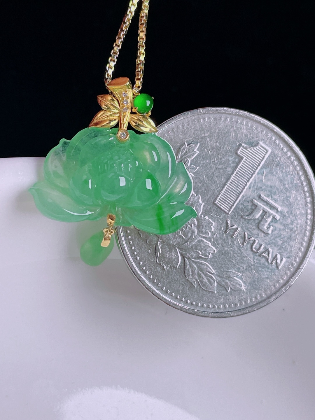 冰绿花开富贵，18k镶嵌，老种起光，细底通透，尺寸：24.4裸石12.4/19.4/6mm0915