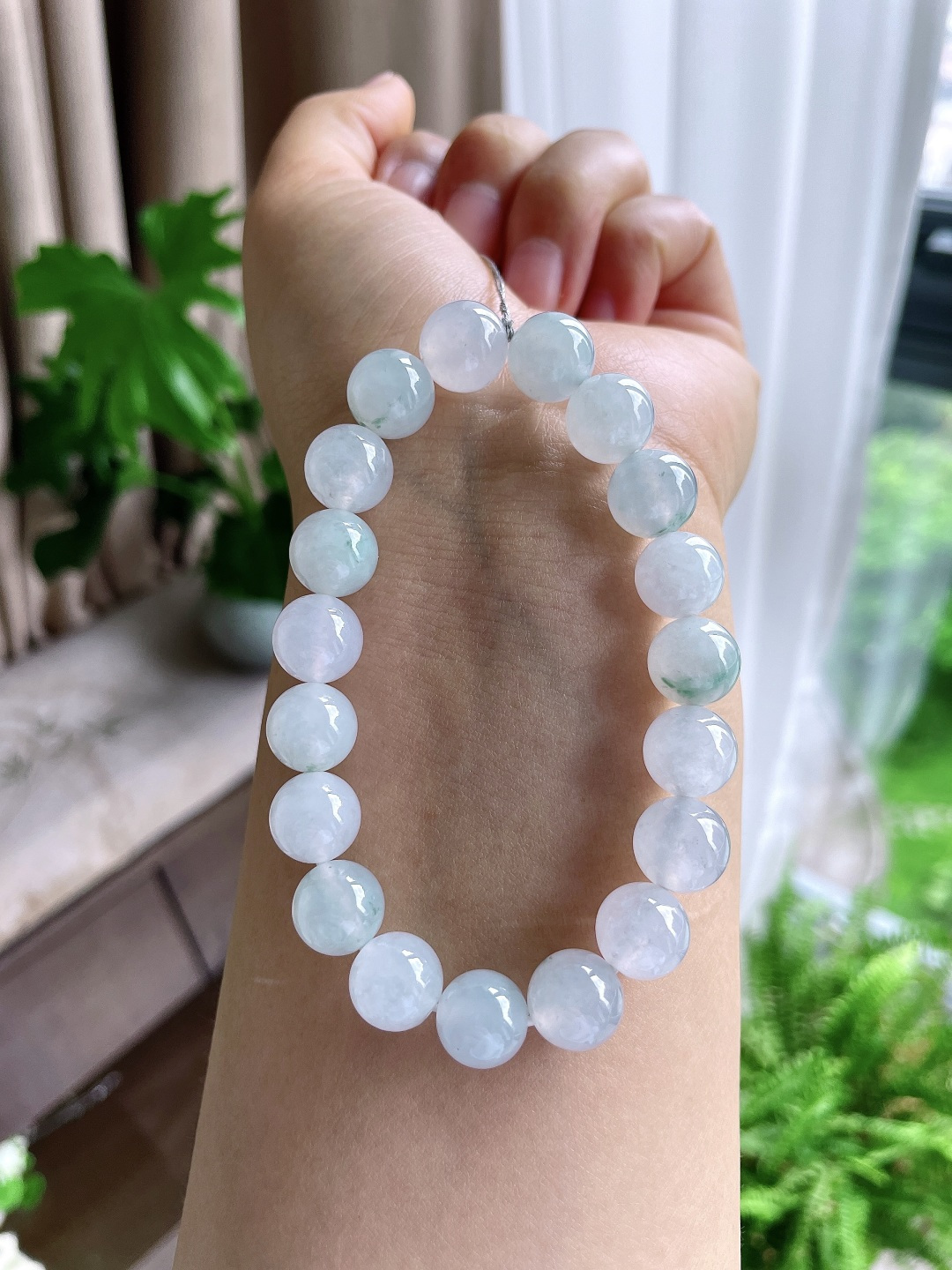 【珠子】飘花手串圆珠珠子手串 【说明】缅甸 性比高 【尺寸】10.5mm 【重量】38克