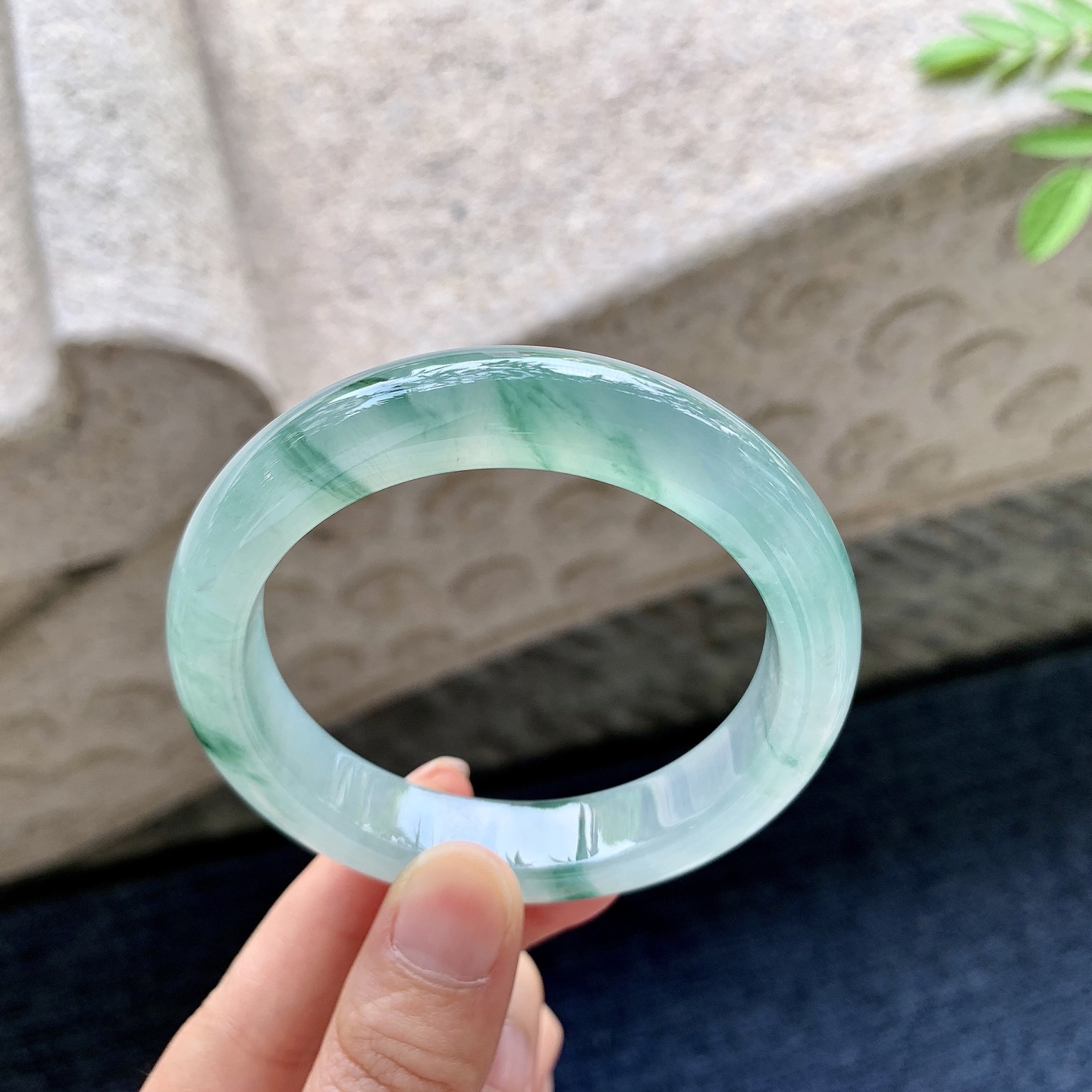 正圈54 55 圈口55.6/12.4/8.8 编码G6091605 冰飘花，清透，水润，种老，细腻，打灯有絮线