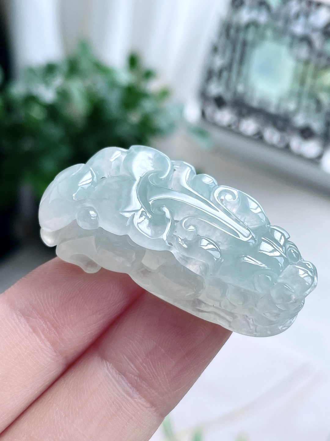 【裸石】冰糯种貔貅吊坠 【说明】缅甸 无裂 性比高 超厚 【尺寸】43-21-11.6 【重量】2