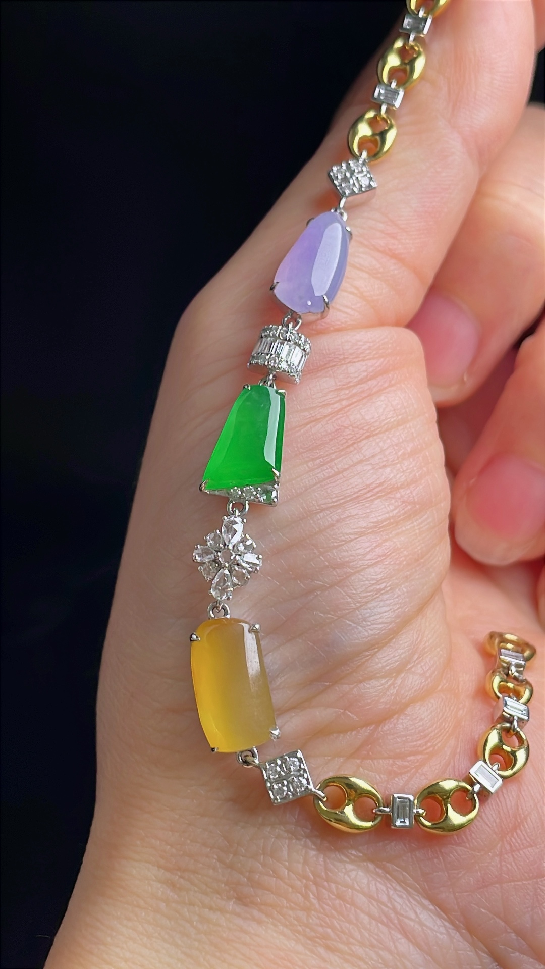 冰绿手链，18k镶嵌，老种起光，细底通透，尺寸：裸石11/7.2/4mm0915