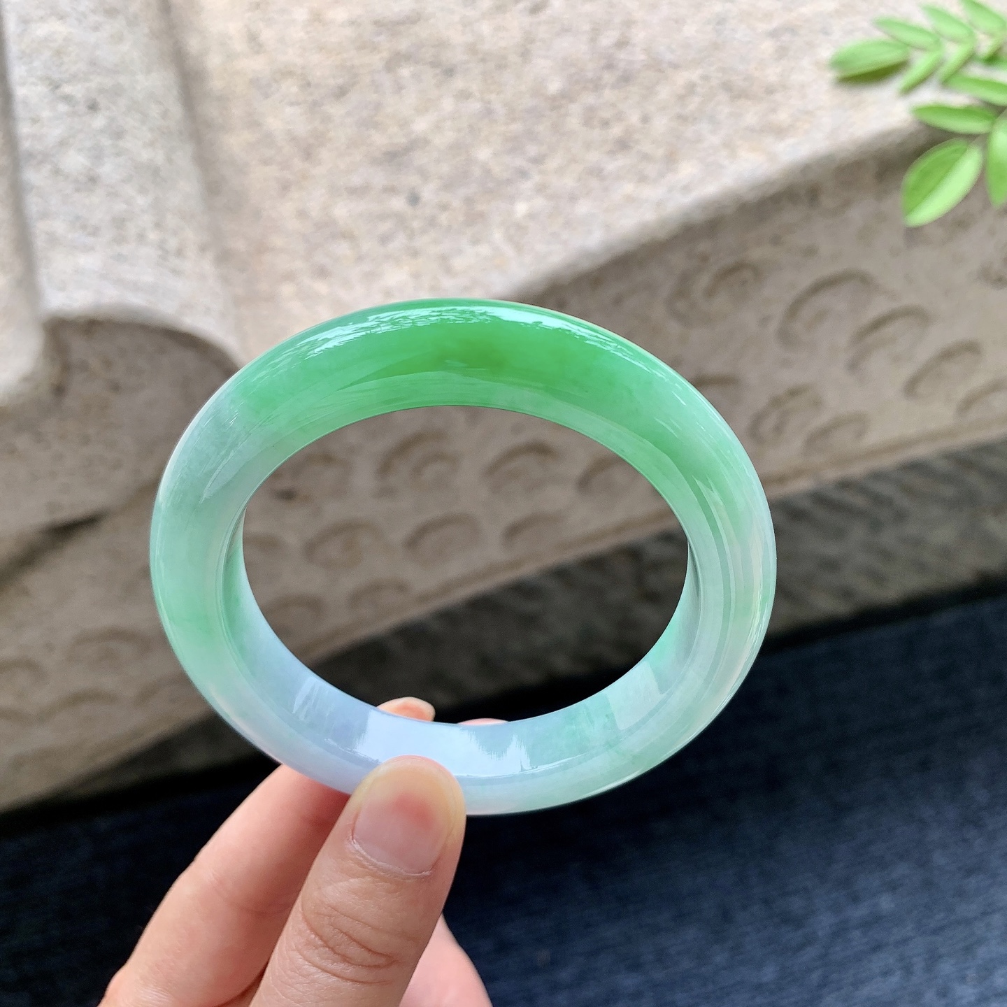 正圈58 59 圈口59/12/10 编码G7091630 糯冰椿彩，水润，种老，细腻，打灯有棉线