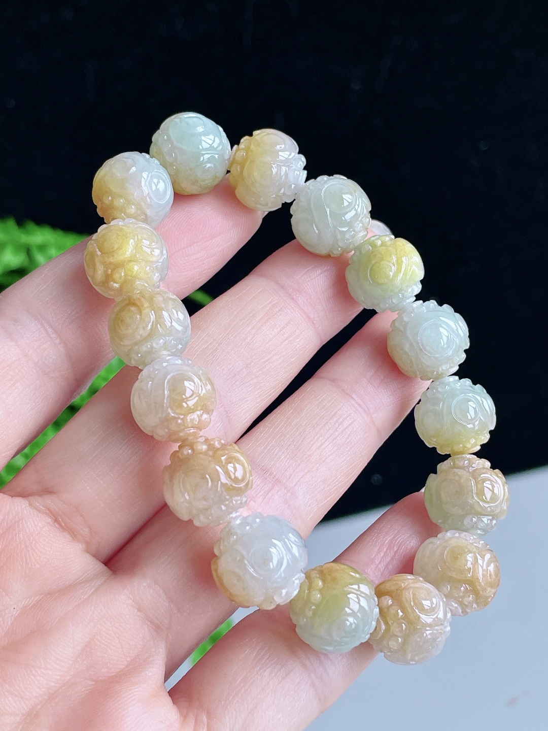 【珠子】冰飘黄翡手串仿古珠子手串 【说明】缅甸 性比高 【尺寸】12-11.6mm 【重量】43克