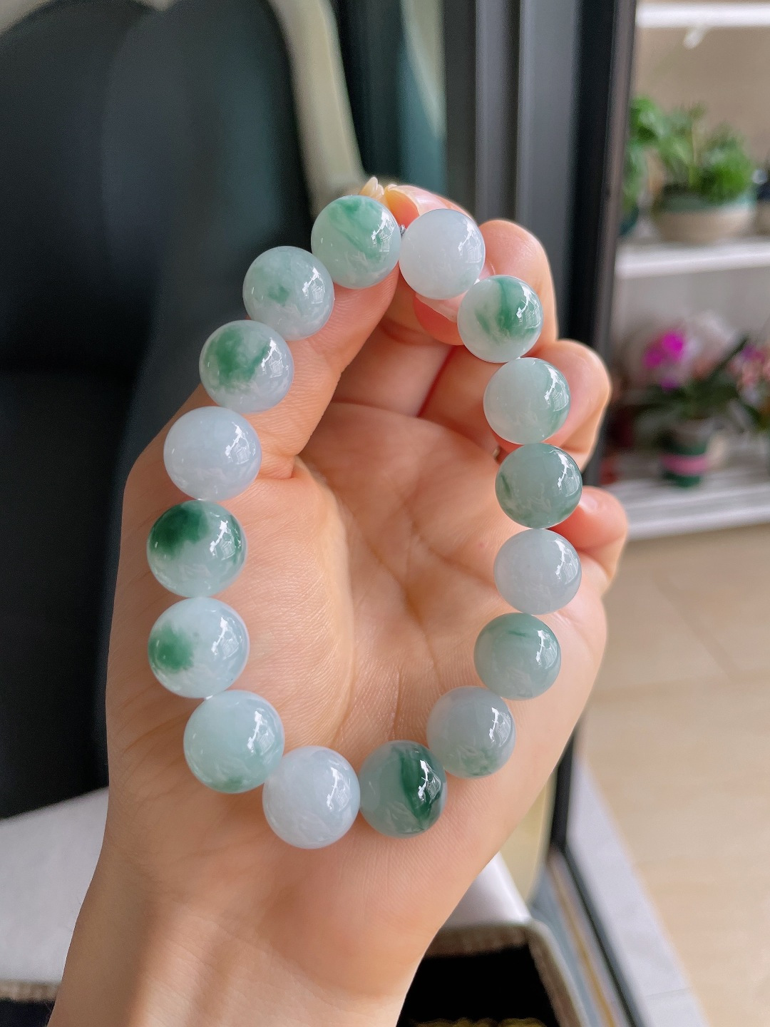 缅甸天然翡翠A货，冰种飘花手链，尺寸：12.5mm。【编3823】