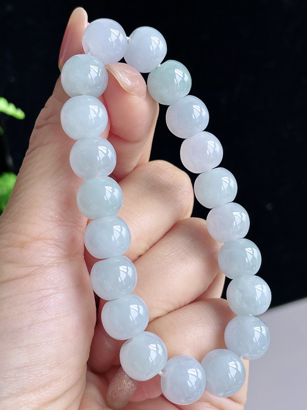 【珠子】糯冰手串桶珠手串 【说明】缅甸 性比高 【尺寸】10.5mm 【重量】39克