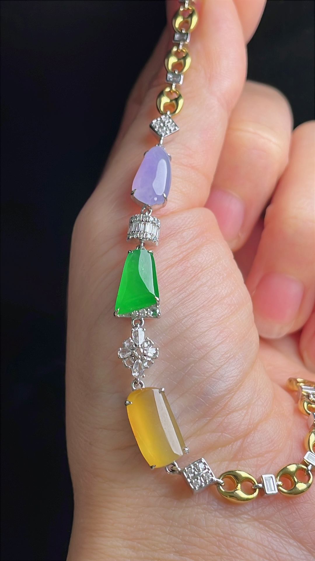 冰绿手链，18k镶嵌，老种起光，细底通透，尺寸：裸石11/7.2/4mm0915