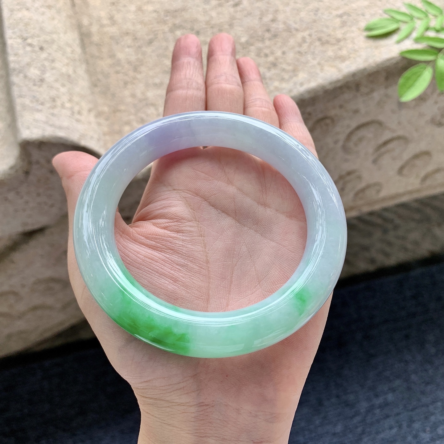 圆条61 62 圈口62/12.3/12.2 编码BA091622 糯冰椿彩，水润，种老，细腻，有纹线