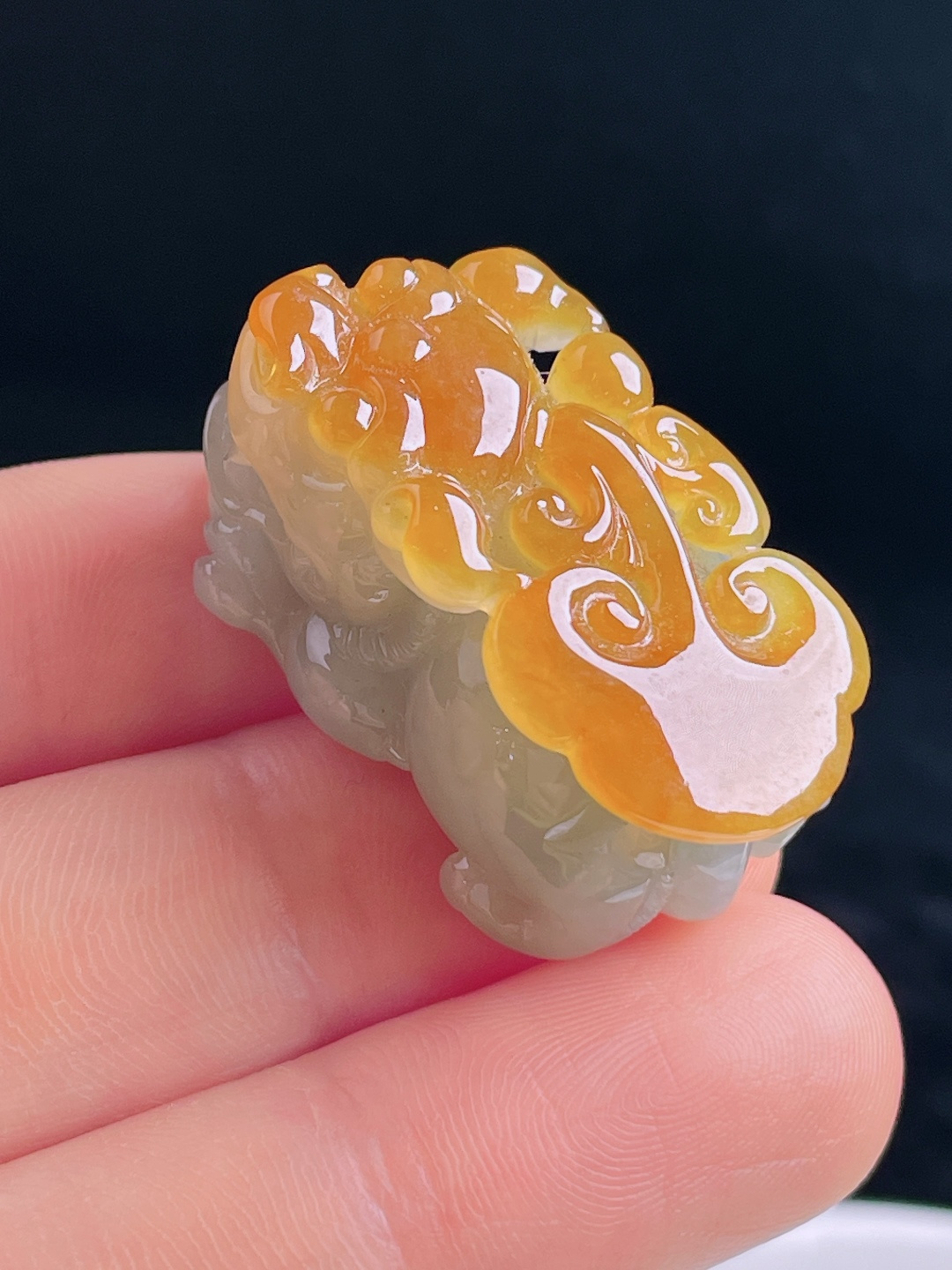 冰黄貔貅，老种起光，细底通透，尺寸：32/18.5/15mm0915