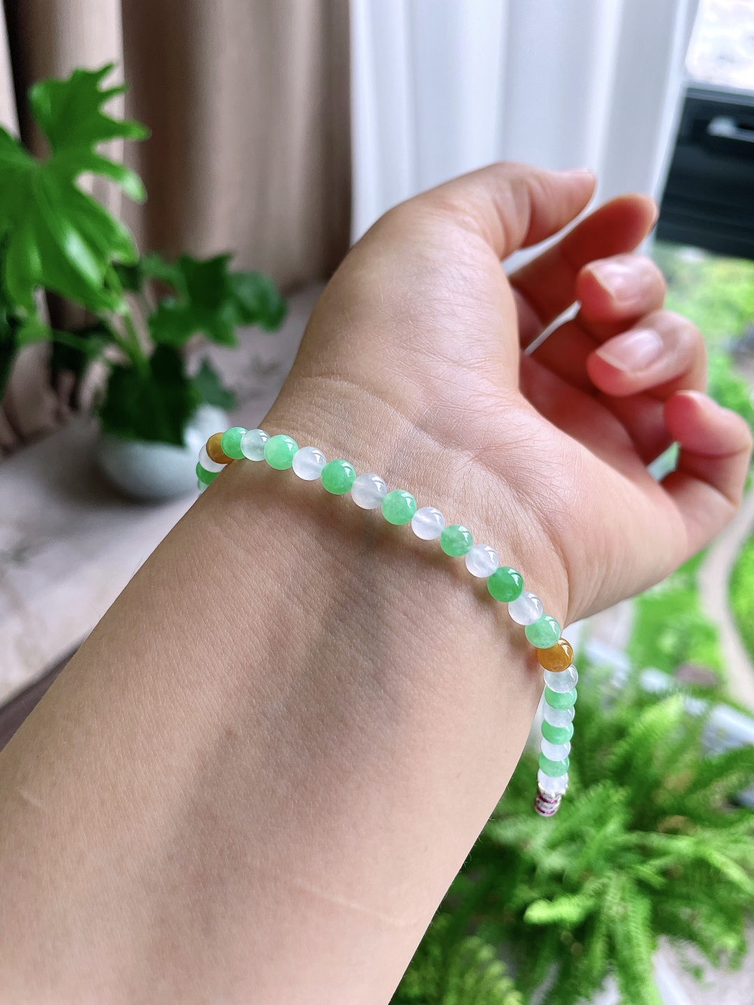 【珠子】冰多宝手链圆珠珠子手链 【说明】缅甸 性比高 【尺寸】5mm 【重量】8.4克