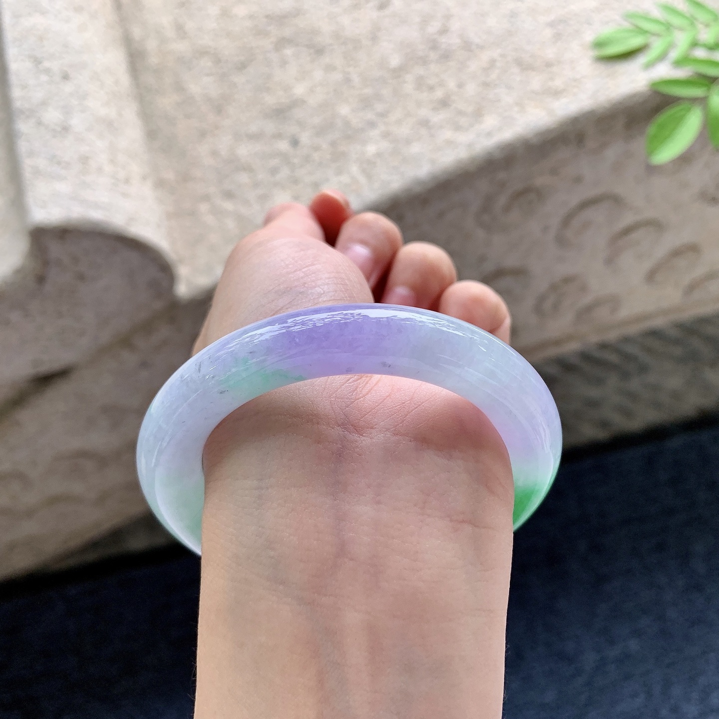 圆条53 54 圈口54/10.9/10.7 编码T3091650 糯冰椿彩，水润，种老，细腻，打灯有絮线