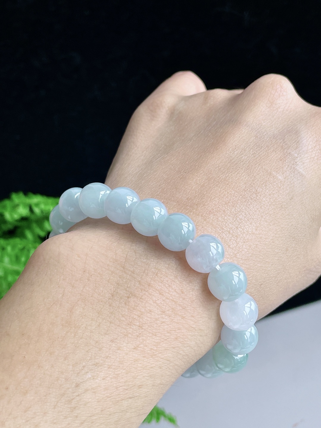 【珠子】糯冰手串桶珠手串 【说明】缅甸 性比高 【尺寸】10.5mm 【重量】39克