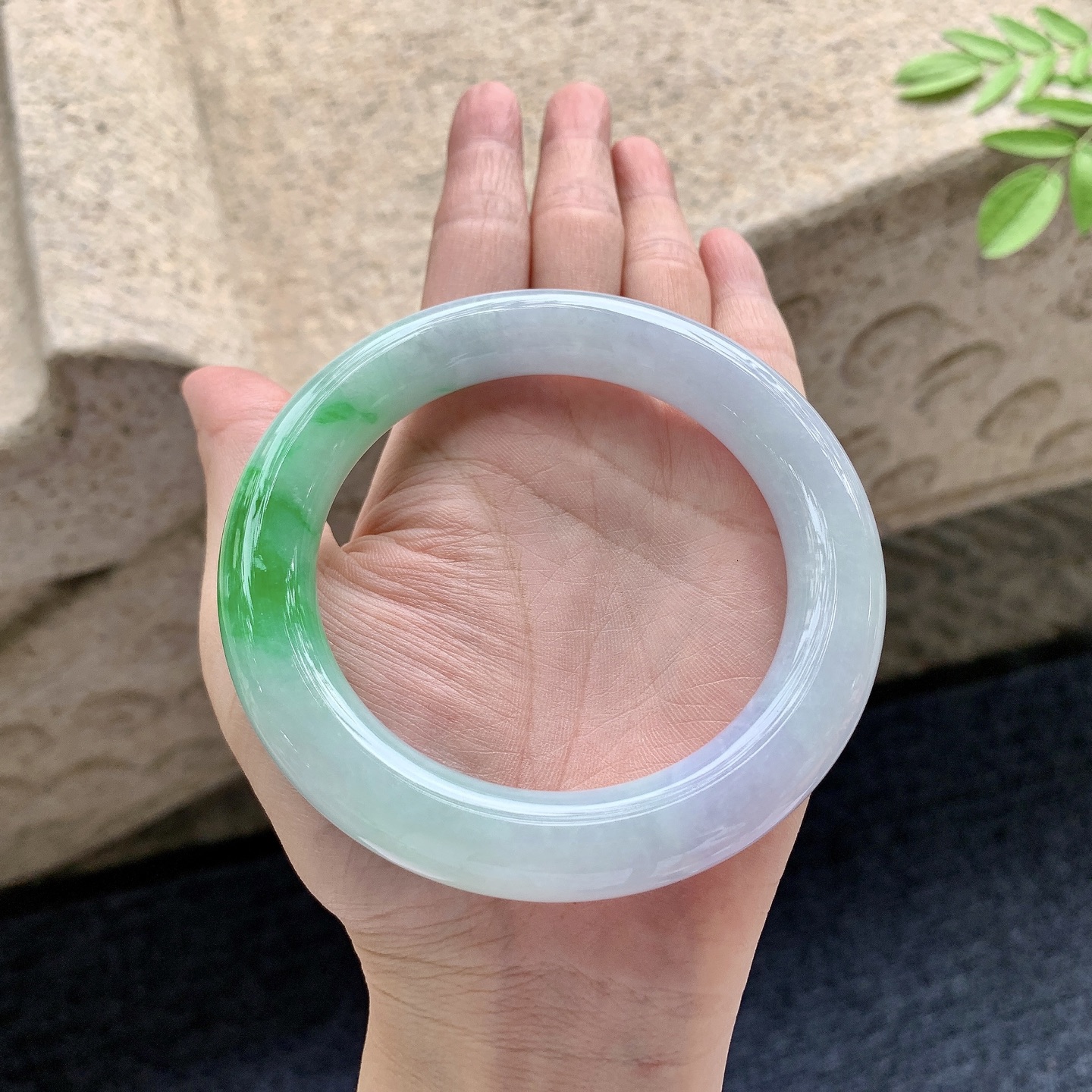 圆条61 62 圈口62/12.3/12.2 编码BA091622 糯冰椿彩，水润，种老，细腻，有纹线