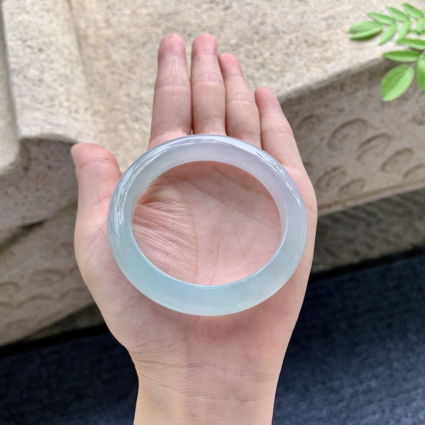 正圈51 52 圈口52.8/9.6/8.4 编码C5091608 糯冰晴绿，水润，种老，细腻，打灯