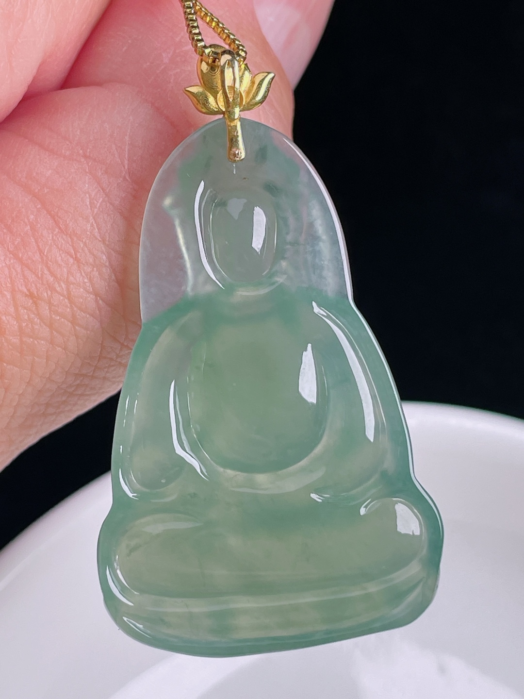 冰绿观音，18k镶嵌，老种起光，细底通透，尺寸：45裸石38.6/26/4.8mm0915